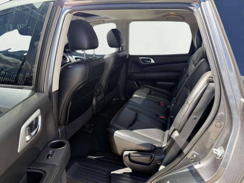 2016 Nissan Pathfinder SL