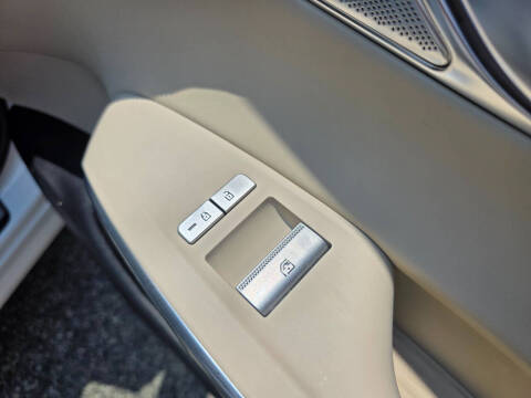 2023 Genesis GV70 2.5T Standard