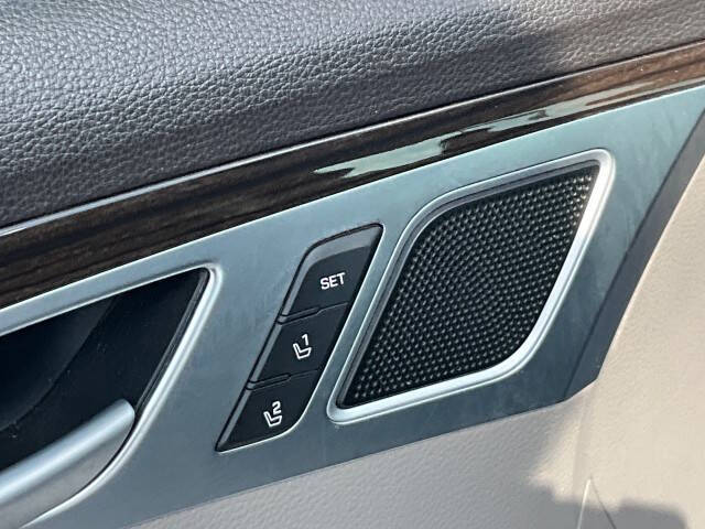 2017 Genesis G80
