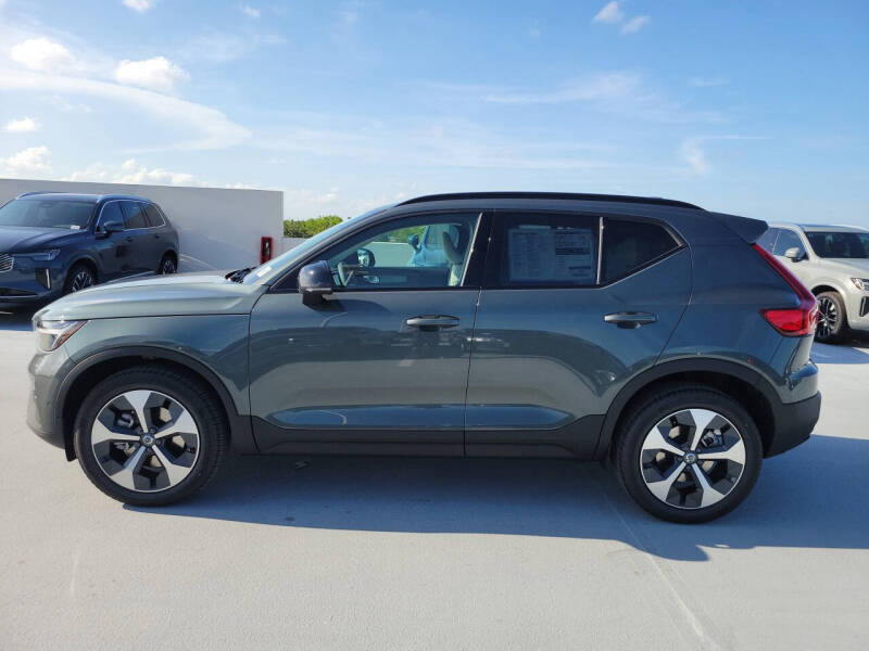 2026 Volvo XC40 B5 Plus