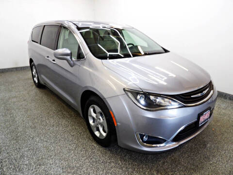 2017 Chrysler Pacifica Hybrid Touring Plus