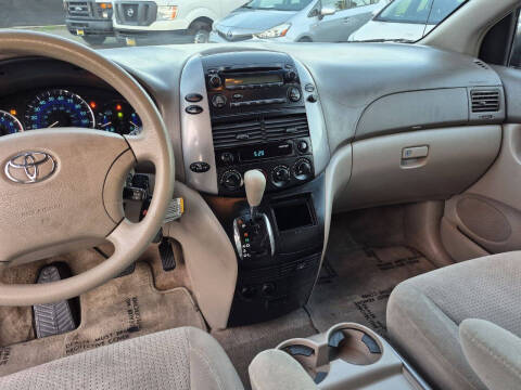 2007 Toyota Sienna LE 7-Passenger