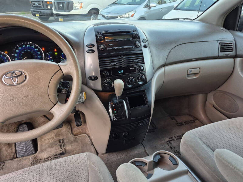 2007 Toyota Sienna LE 7-Passenger