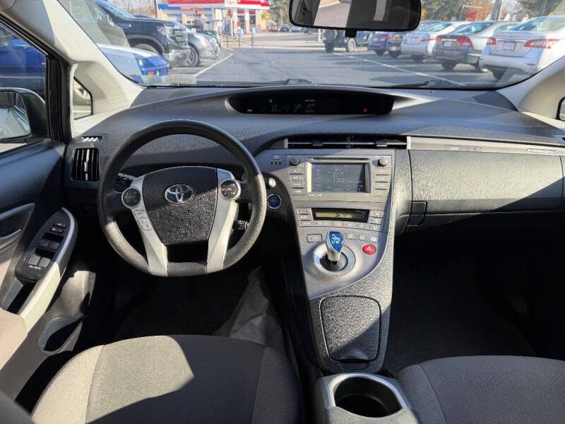 2012 Toyota Prius Plug-in Hybrid