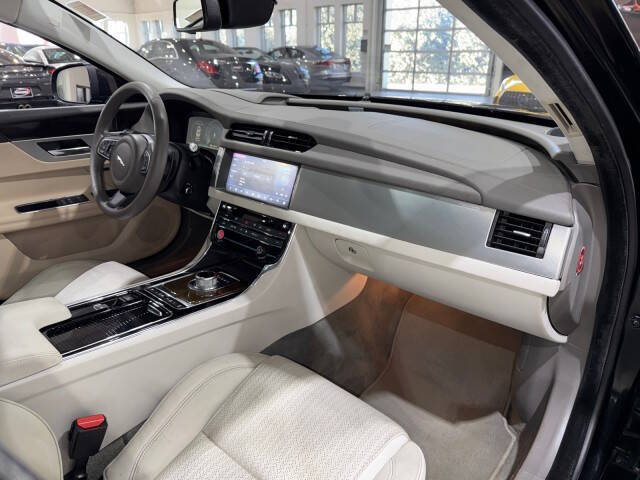 2016 Jaguar XF 35t Prestige