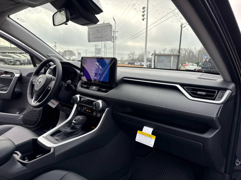 2025 Toyota RAV4 XLE Premium