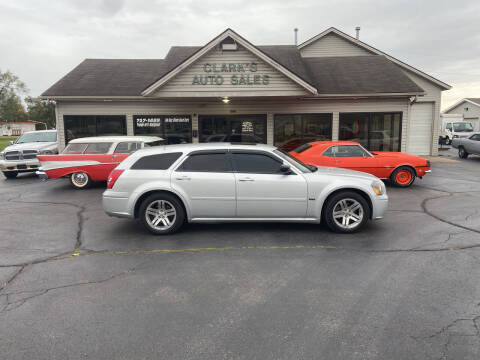 2005 Dodge Magnum for sale at Clarks Auto Sales in Middletown OH