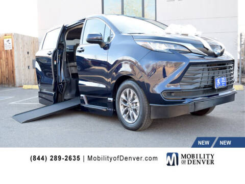 2022 Toyota Sienna for sale at CO Fleet & Mobility in Denver CO
