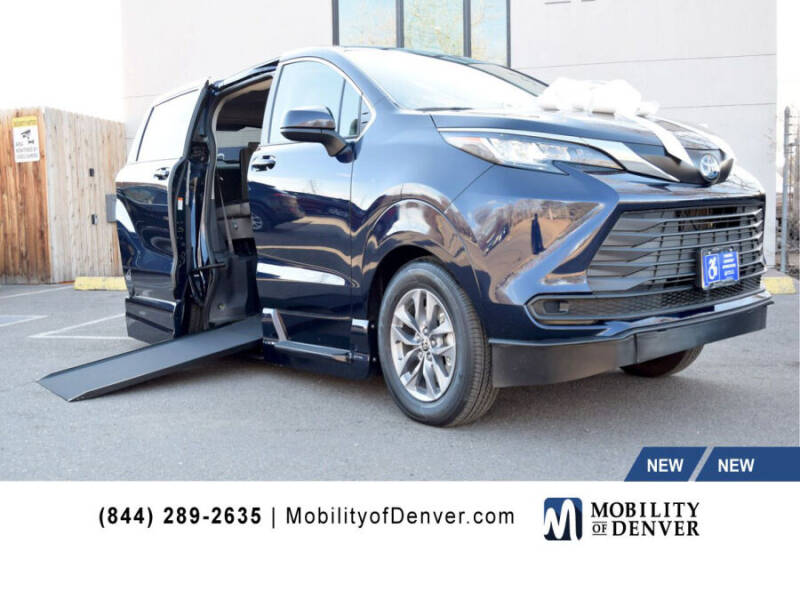 2022 Toyota Sienna for sale at CO Fleet & Mobility in Denver CO