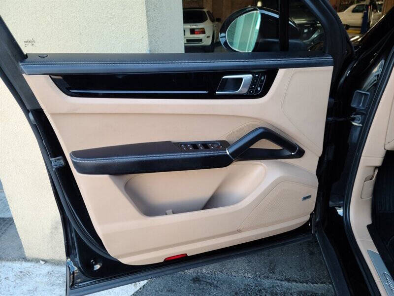 2023 Porsche Cayenne S