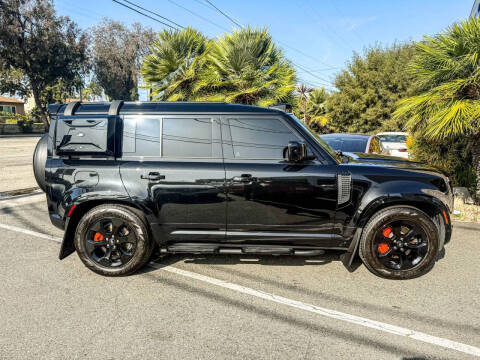 2023 Land Rover Defender 110 SE