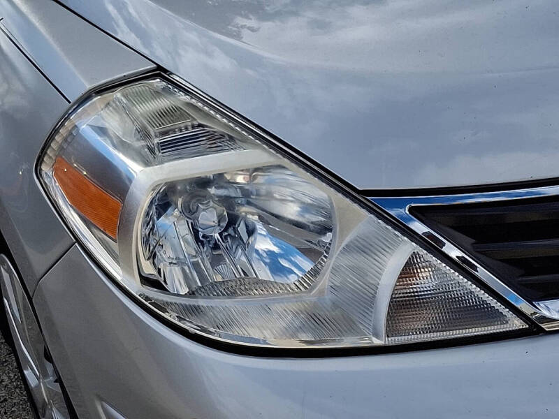 2012 Nissan Versa 1.8 S