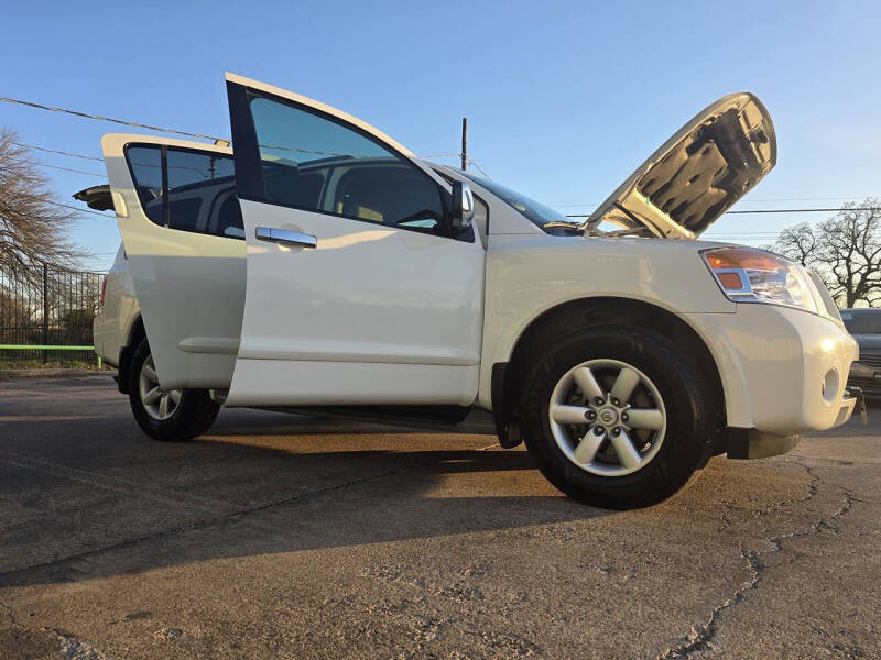 2012 Nissan Armada SV