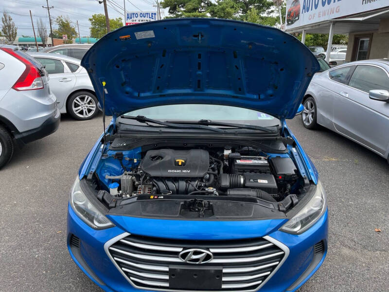 2017 Hyundai Elantra SE photo 13