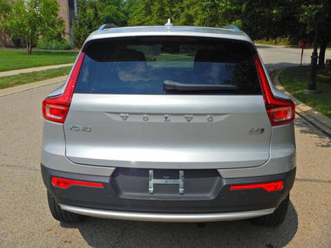 2025 Volvo XC40 B5 Plus Bright Theme