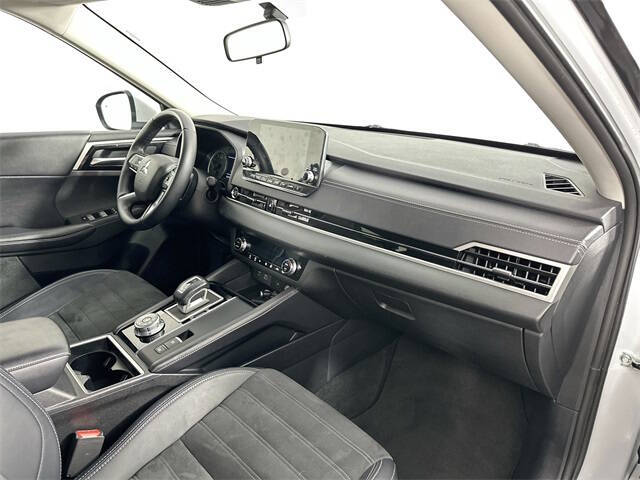 2024 Mitsubishi Outlander SE Black Edition