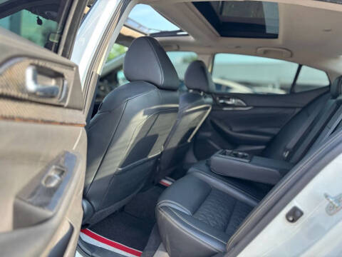 2017 Nissan Maxima Platinum