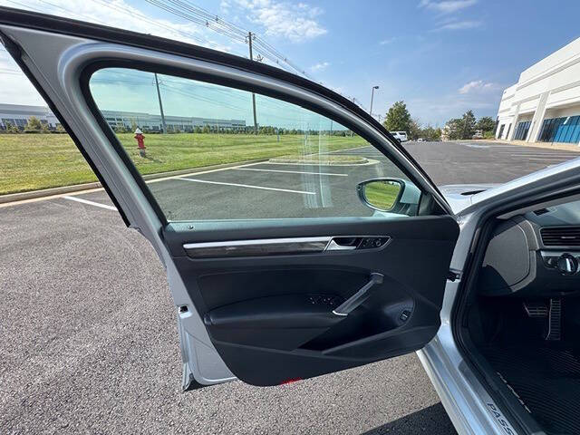 2017 Volkswagen Passat V6 SEL Premium