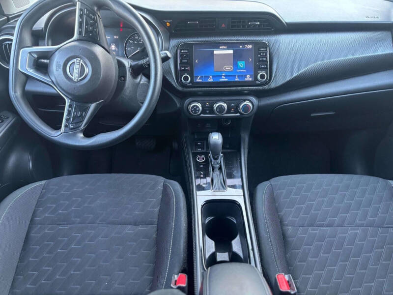 2024 Nissan Kicks SV