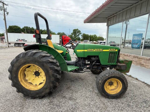 2000 John Deere Tractor 5205
