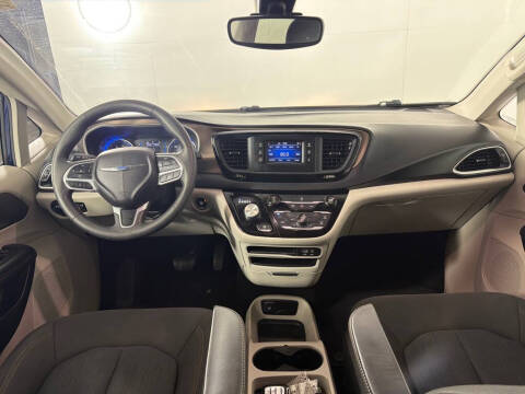 2017 Chrysler Pacifica LX