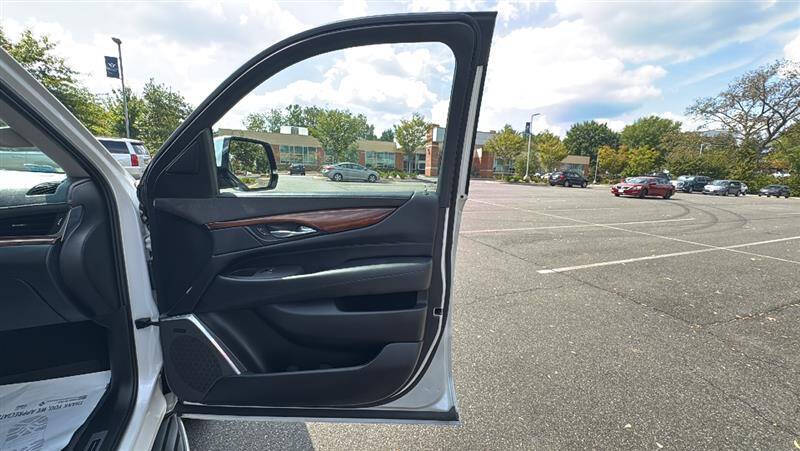 2017 Cadillac Escalade Luxury