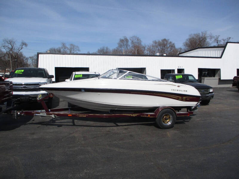 2001 Crownline 180 BR for sale at The Auto Specialist Inc. in Des Moines IA
