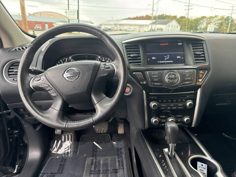 2020 Nissan Pathfinder SV