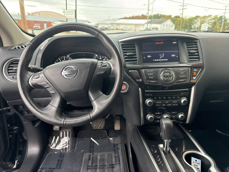 2020 Nissan Pathfinder SV