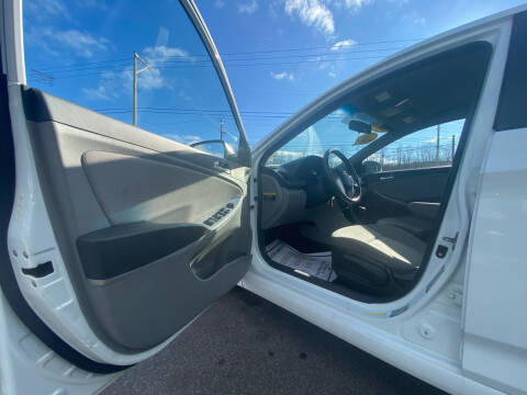 2012 Hyundai Accent GS