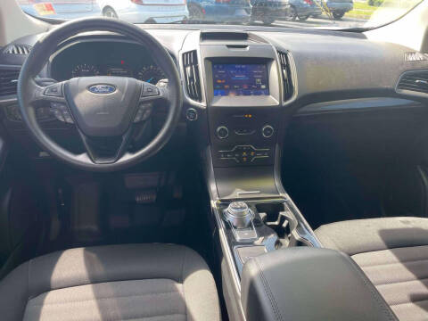 2020 Ford Edge SE