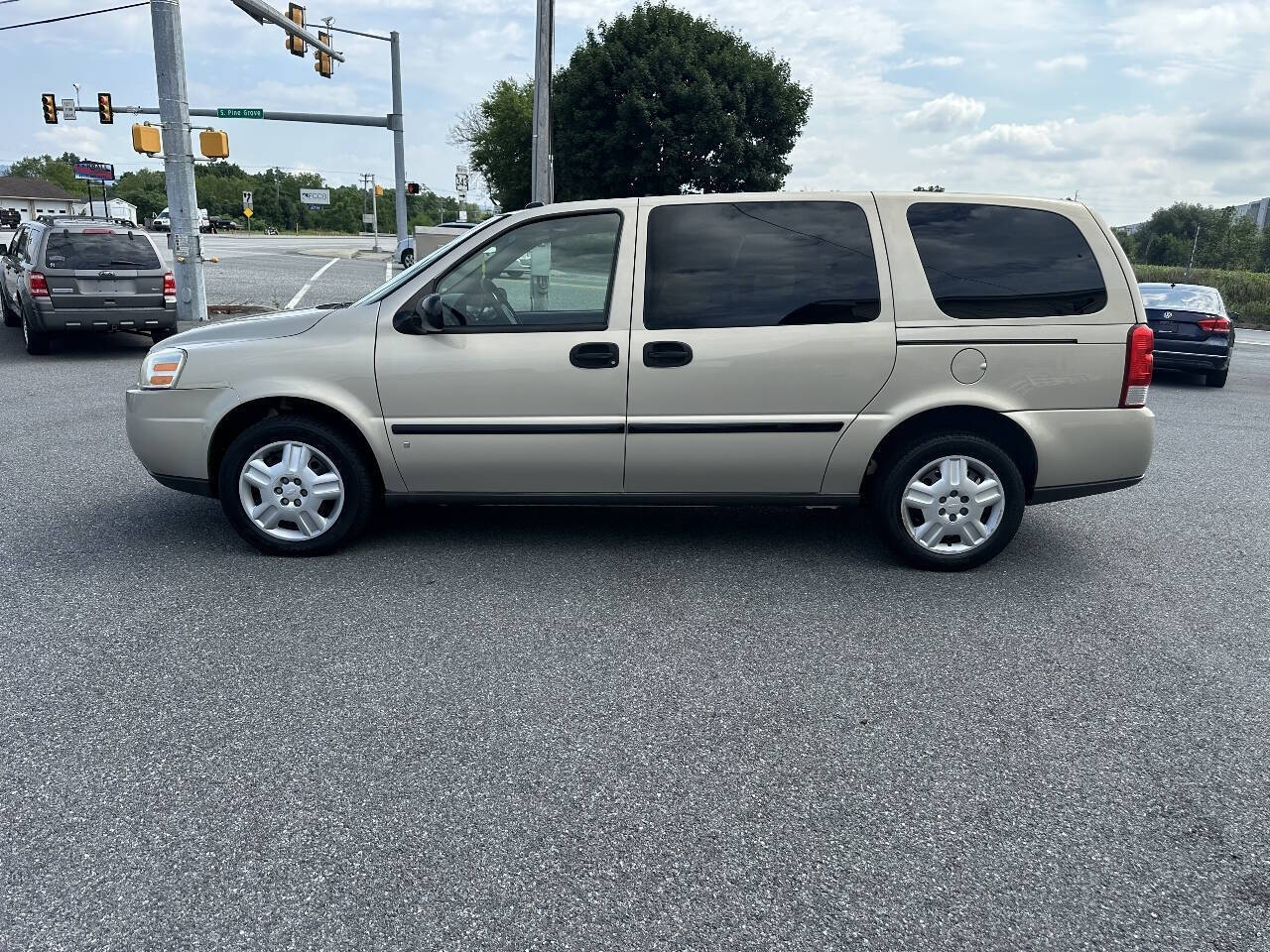 Gold Mist Metallic 2007 Chevrolet Uplander Minivan Front-Wheel Drive 4-Speed Automatic