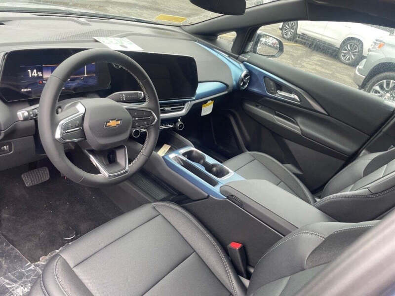 2026 Chevrolet Equinox EV LT 2