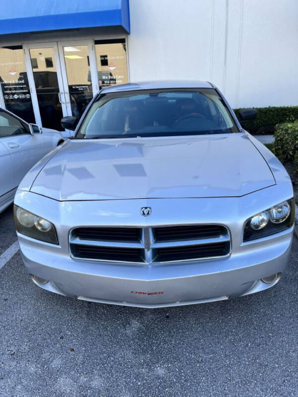 2009 Dodge Charger SE photo 2