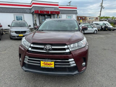 2017 Toyota Highlander for sale at Arlington Motors of Maryland in Suitland MD