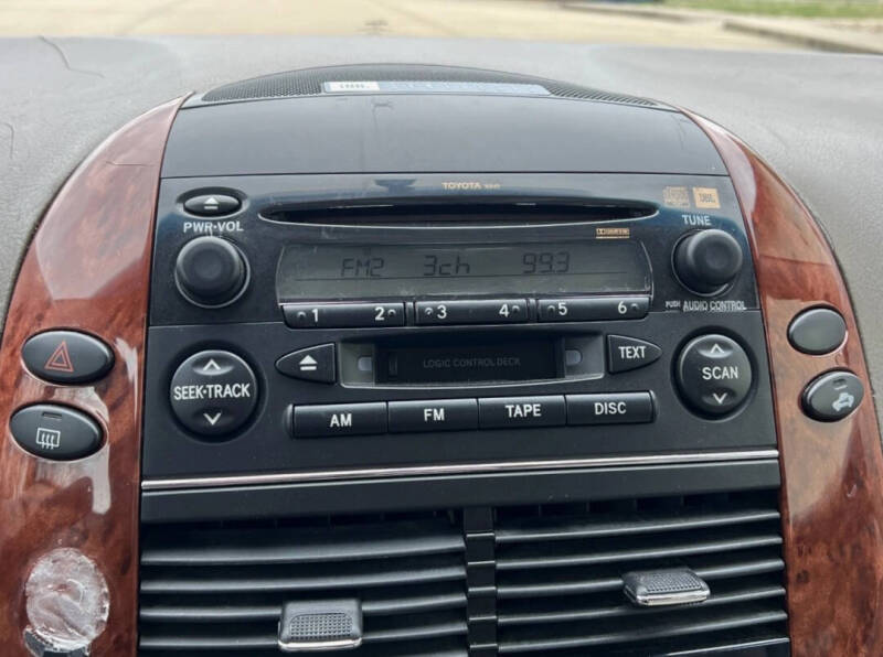 2004 Toyota Sienna