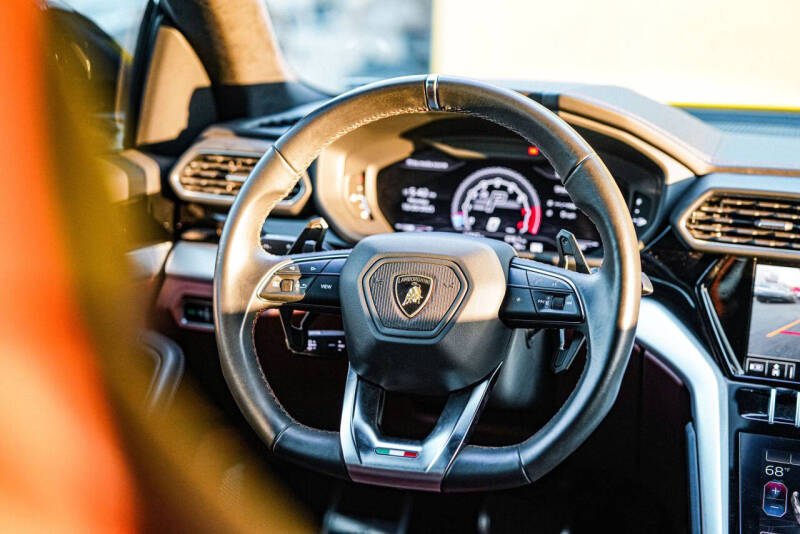 2020 Lamborghini Urus