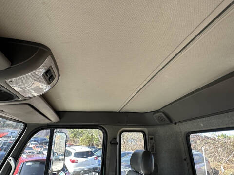 2001 UD Trucks UD2300