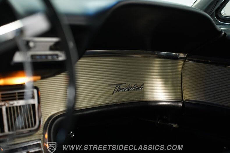 1962 Ford Thunderbird