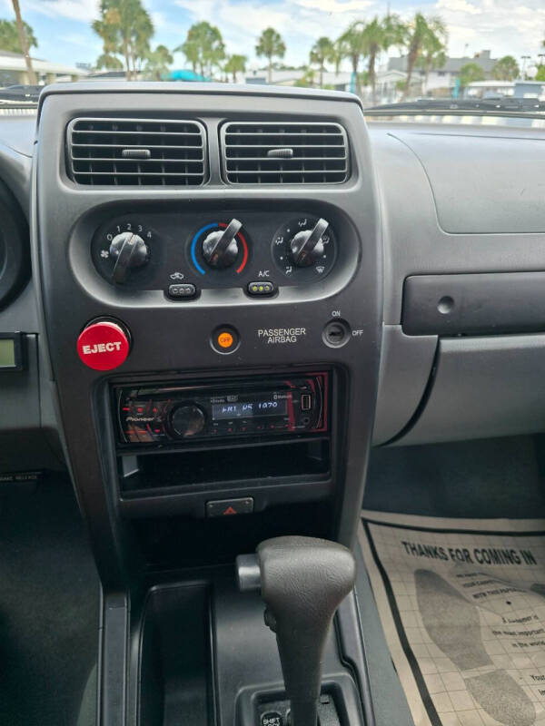 2004 Nissan Frontier XE-V6 Desert Runner
