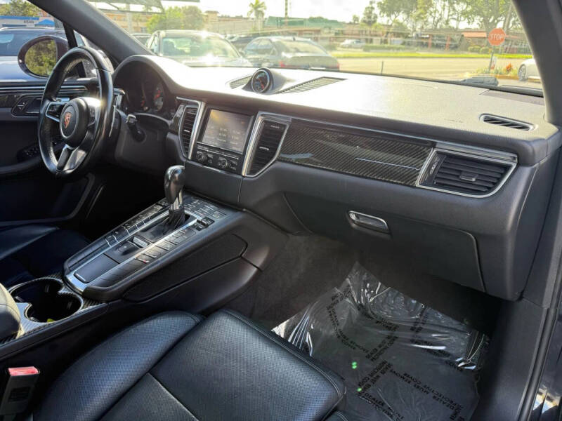 2015 Porsche Macan S