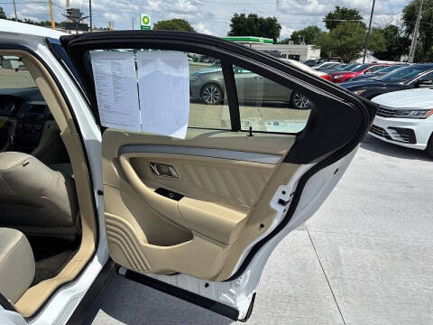 2018 Ford Taurus SE