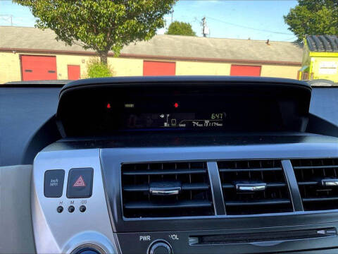 2013 Toyota Prius v Three