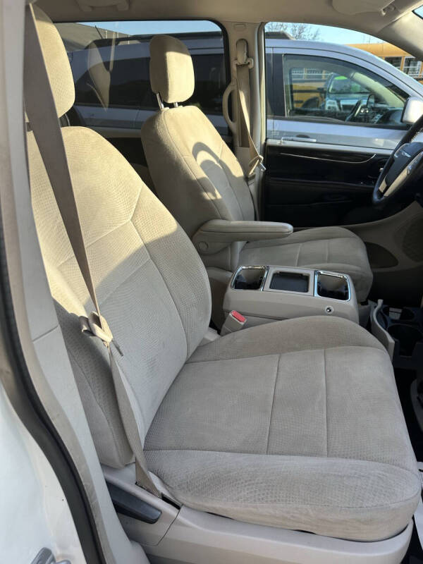 2013 Chrysler Town and Country Touring