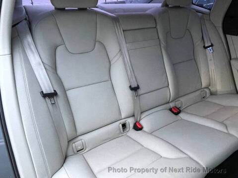 2018 Volvo S90 T5 Momentum