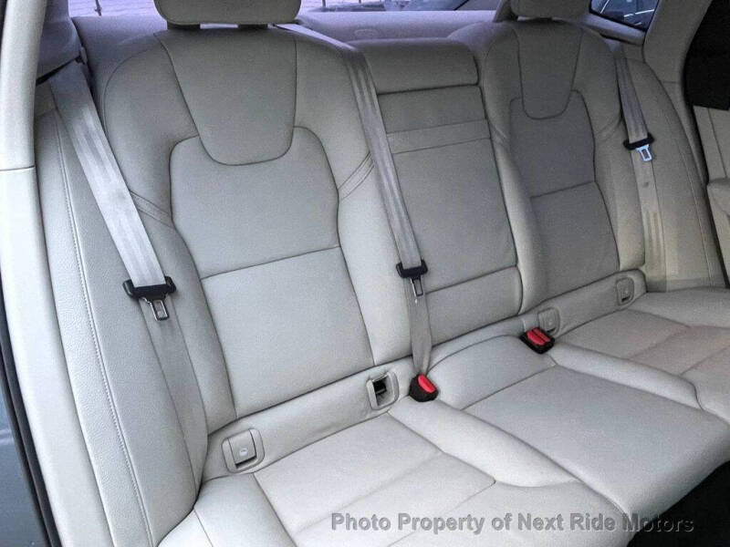 2018 Volvo S90 T5 Momentum