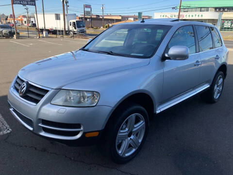 2005 Volkswagen Touareg for sale at MAGIC AUTO SALES in Little Ferry NJ