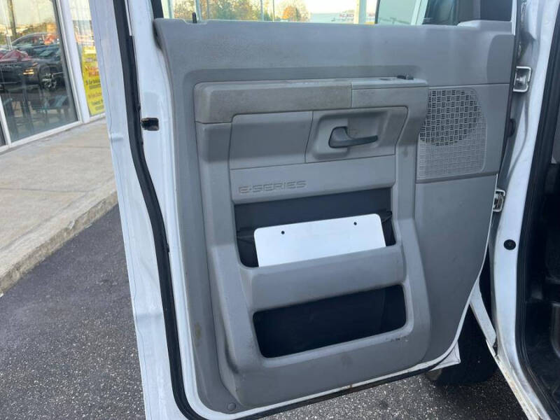 2011 Ford E-Series E-250