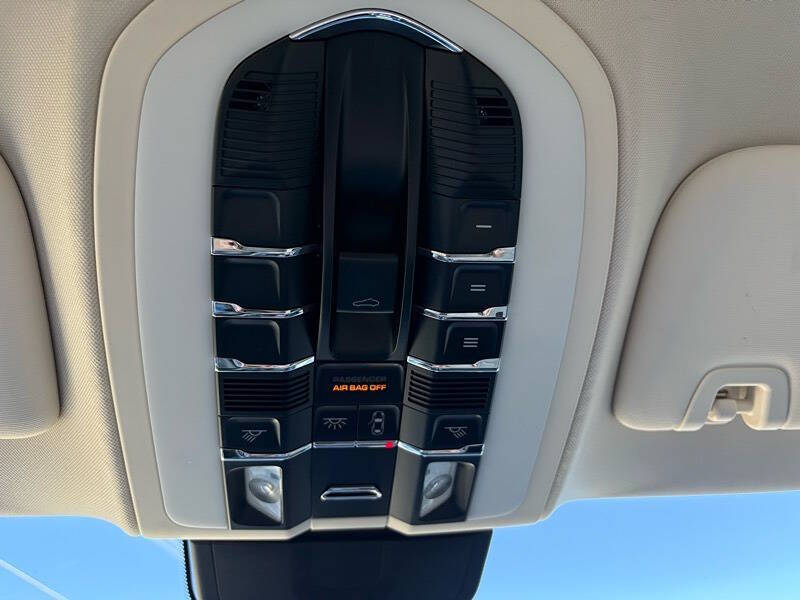 2011 Porsche Panamera 4