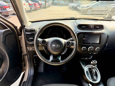 2015 Kia Soul +